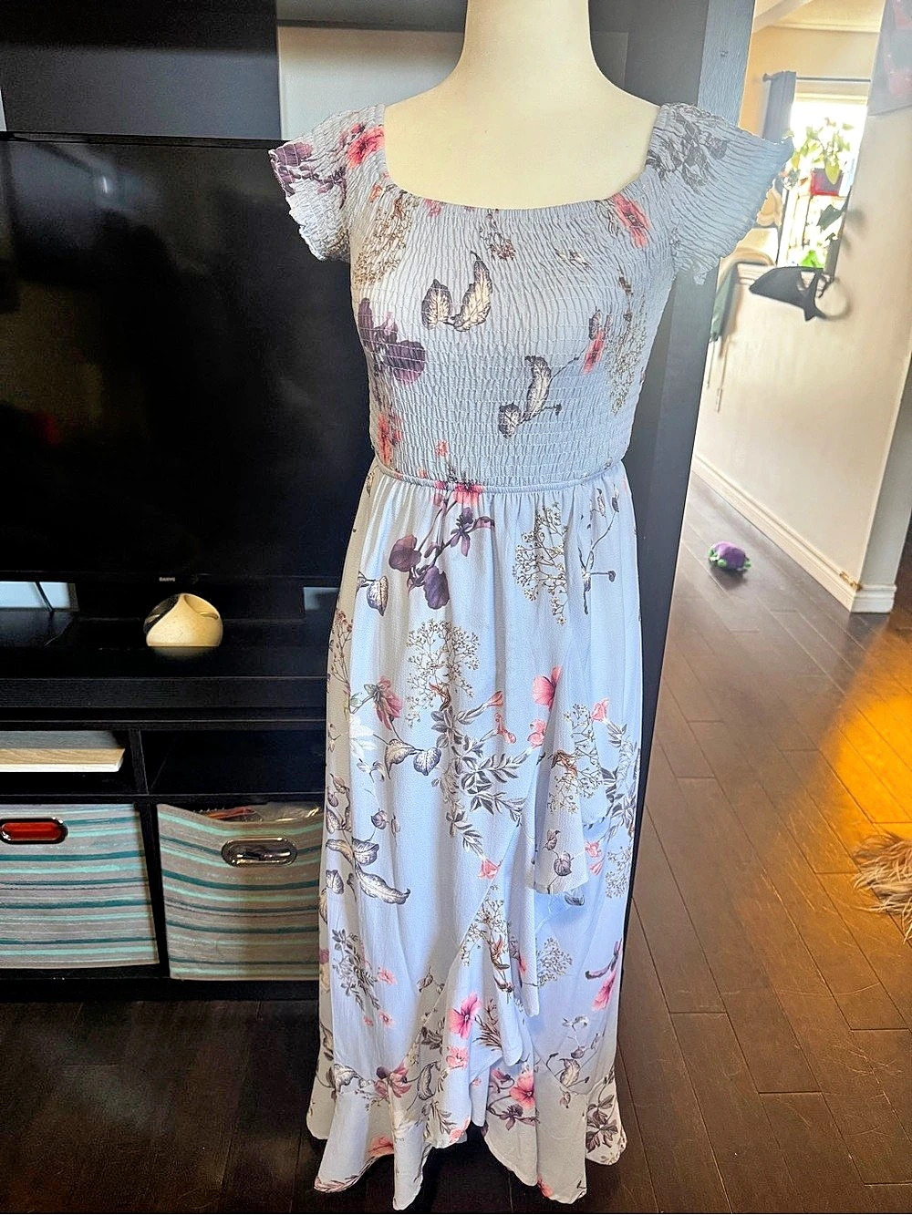 Harper & me Floral Maxi Dress in Blue & Pink Size Medium Like New